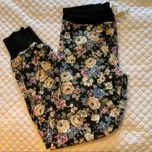 Henry Mills USA (Boutique) Black Floral Joggers